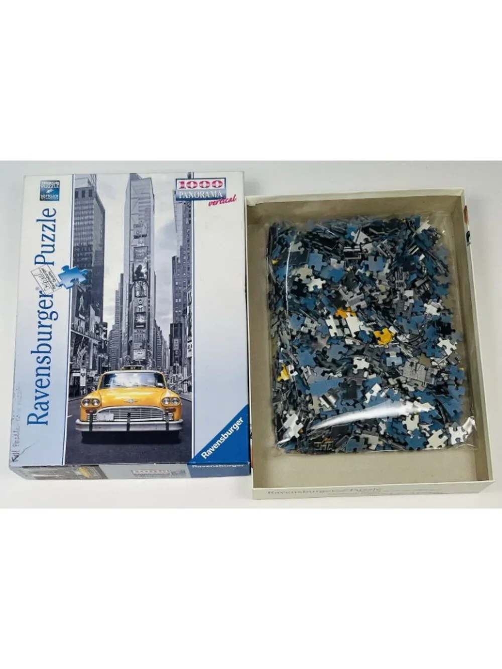 RAVENSBURGER 1000pc Panorama Vertical JIGSAW PUZZLE NYC Cab 151196 COMPLETE 2010